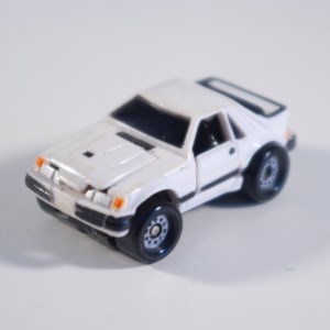 Ford '80s Mustang SVO Deluxe (White) (01)